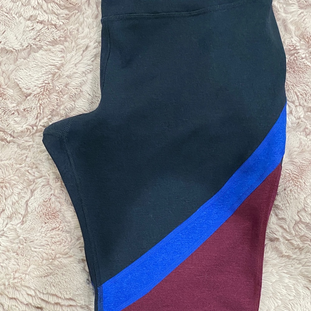 Old Navy Black, Blue, and Burgundy Leggings XL